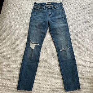 LikeNew Madewell 26 Skinny Jean 9” High Rise Ankle Crop Distressed Raw HemG1421